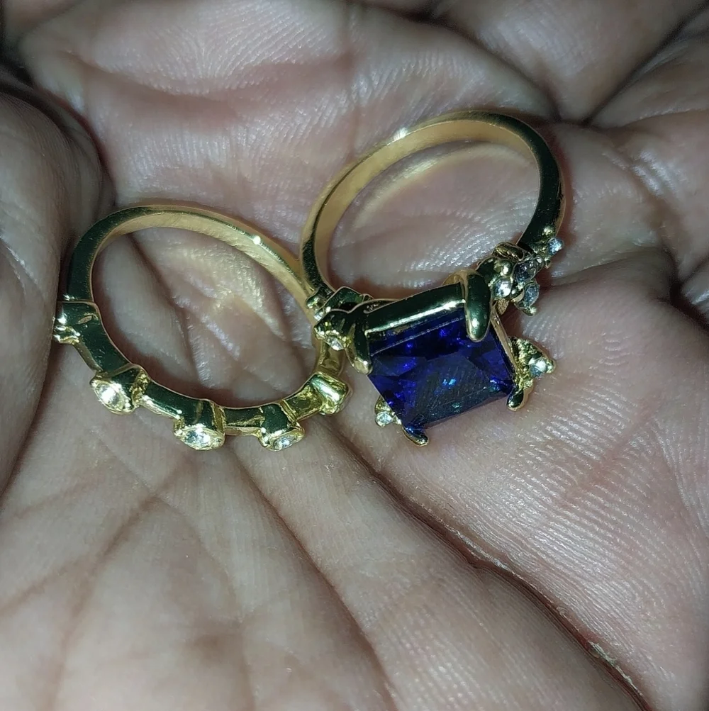 Elegant Gold and Blue Gemstone Ring Sz 6.5